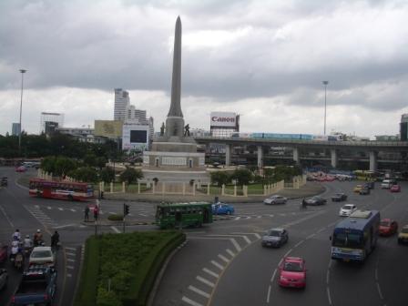 首都バンコクと交通